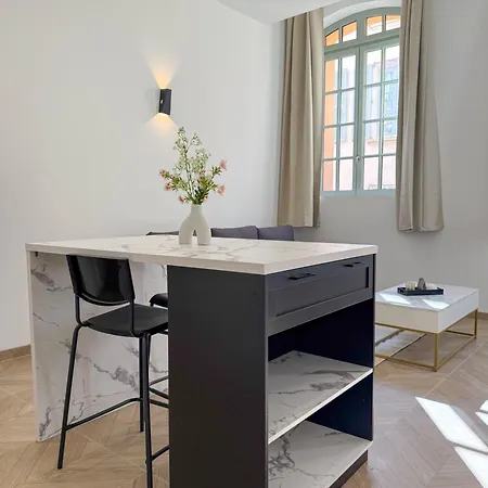 Apartment T2 Luxe 100m Port 2toulon Clim Wifi Fibre Smarttv