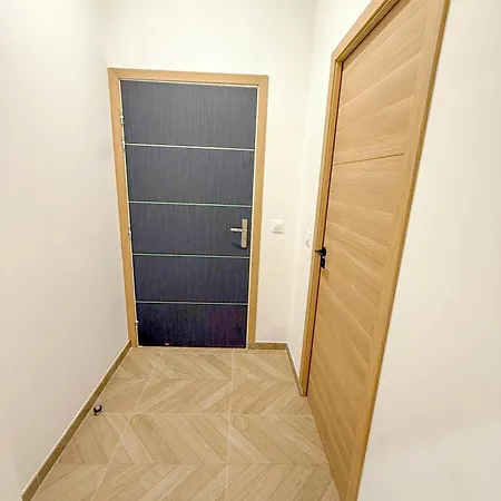 Apartment T2 Luxe 100m Port 2toulon Clim Wifi Fibre Smarttv *