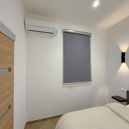 Apartment T2 Luxe 100m Port 2toulon Clim Wifi Fibre Smarttv *